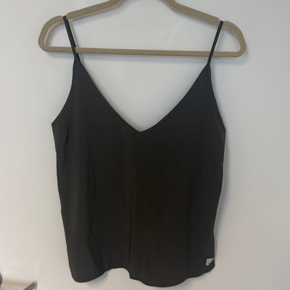 Vuori Dark Olive Green Tank Size Small